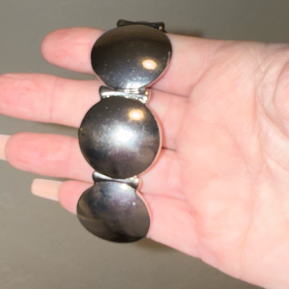 Modernist Large Oval Link Stretch Bracelet - Silver Tone - Picture 4 of 8